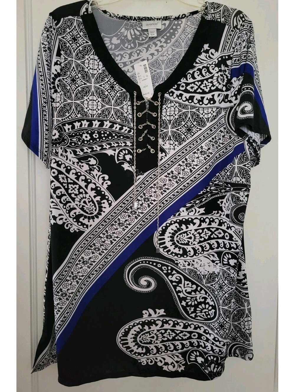 Avenue Plus 18 20 Floral Tunic NWT Black White Blue Flowy Top Chain Detail